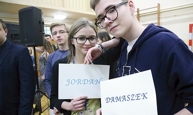 Młodzi sami poprowadzili też pracę w grupach, których nazwy zaczerpnęli z Biblii.