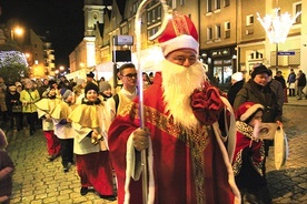 Barwny pochód wzbudził spore zainteresowanie.