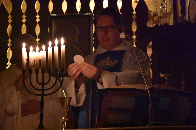 Roraty i śniadanie u dominikanów w Małem Cichem