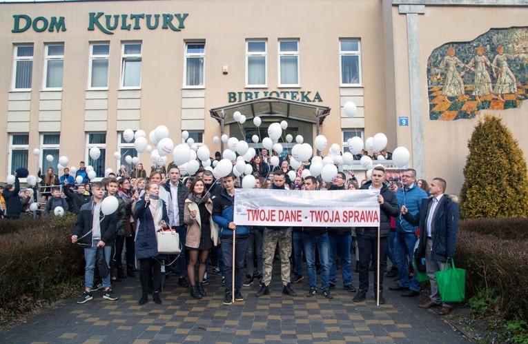 Dane osobowe są jak balony, raz wypuszczone - nigdy nie wracają - to pokazał happening podsumowujący konferencję