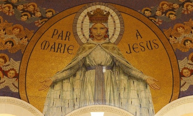 Papież: Maryja zawsze wskazuje na Jezusa