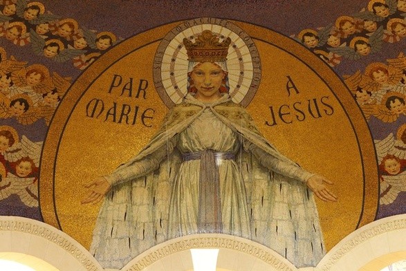 Papież: Maryja zawsze wskazuje na Jezusa