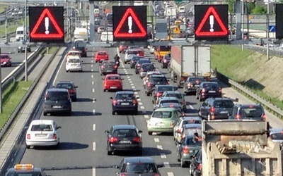 Rolnicy blokują autostradę A2. Przyjechał do nich minister rolnictwa