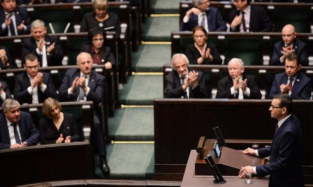 Premier prosi w Sejmie o wotum zaufania