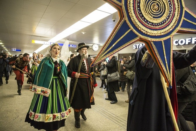 Tur, diabeł i anioł na Centralnym