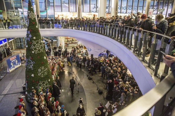 Tur, diabeł i anioł na Centralnym