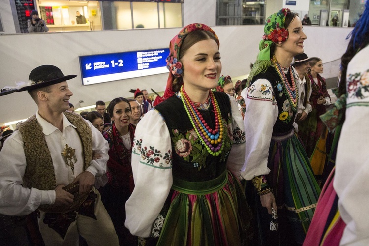 Tur, diabeł i anioł na Centralnym