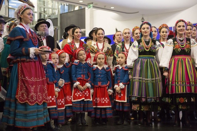 Tur, diabeł i anioł na Centralnym