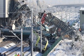 Zderzenie pociągów w Ankarze - są ofiary śmiertelne, dziesiątki rannych