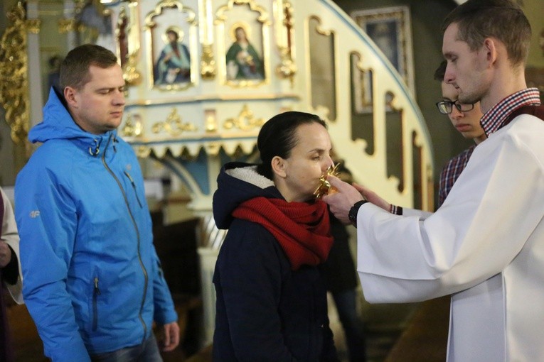 Czuwanie młodzieży w Ołpinach