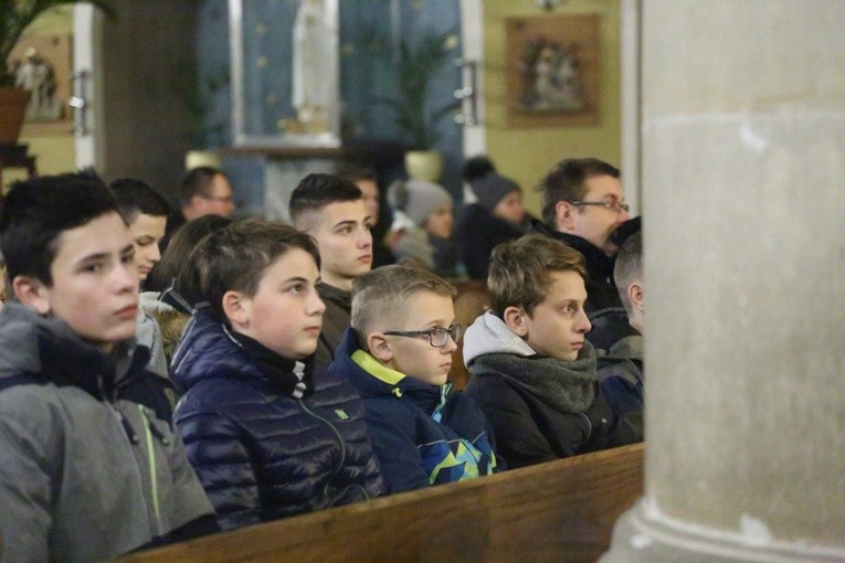Czuwanie młodzieży w Ołpinach