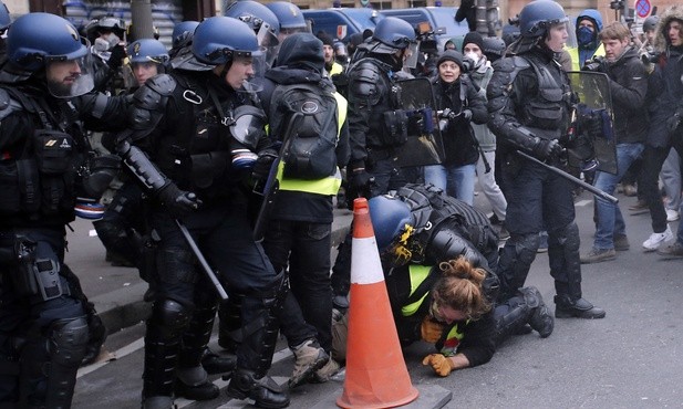 Trwa protest "żółtych kamizelek"