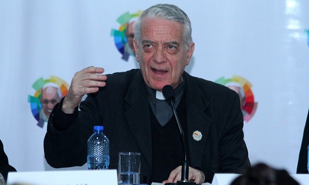 Ks. Federico Lombardi apeluje o pełne wyjaśnianie przypadków pedofilii w Kościele 
