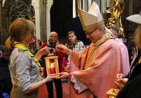 Płomień z Groty Narodzenia