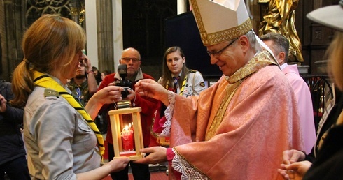 Płomień z Groty Narodzenia