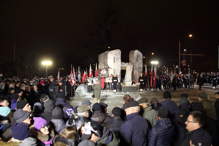 Poranne uroczystości Grudnia '70 w Gdyni