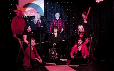 ▲	Zespół wokalny Secret Garden Singers zaskoczył słuchaczy ciekawą aranżacją oraz instrumentami. 