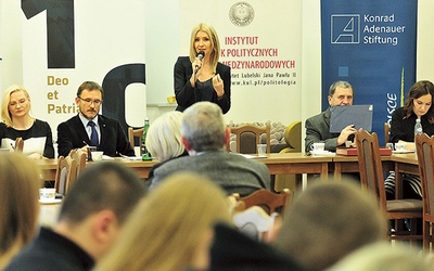▲	Dr hab. Beata Piskorska, profesor KUL, podczas otwarcia drugiej części konferencji.