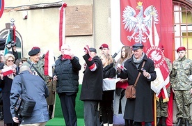 ▲	Uroczystości rozpoczęło symboliczne przecięcie wstęgi.