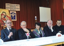 ▲	Goście oazy rodzin – od lewej: Emil Pawlik, ks. Franciszek Kołacz, Maria i Tadeusz Woźniakowie i ks. Jacek Moskal.