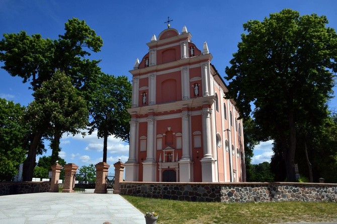 Sanktuarium Matki Bożej Bolesnej w Skrzatuszu