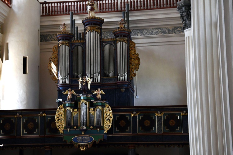 Sanktuarium Matki Bożej Bolesnej w Skrzatuszu