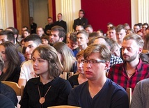 ▲	W tym roku odbył się  II Synod Młodych,  na którym liderzy ruchów i wspólnot dzielili się swoimi bolączkami i nadziejami, związanymi z życiem Kościoła.