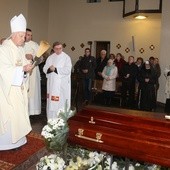 Karmel pożegnał s. Krystynę od Krzyża