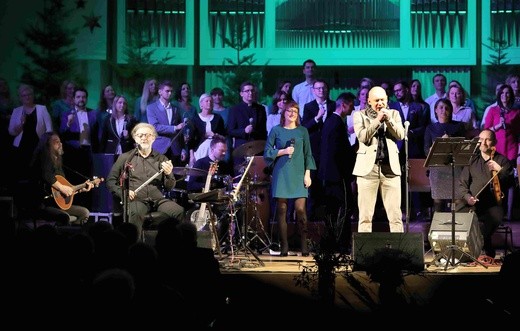 Kolędowanie Radia eM z Carrantuohill w Filharmonii 