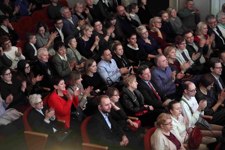 Kolędowanie Radia eM z Carrantuohill w Filharmonii 