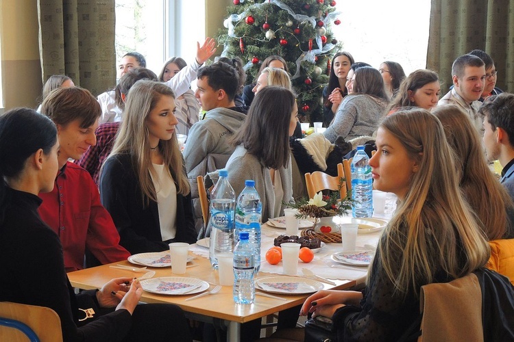 Wigilijne spotkanie w bielskim liceum COR