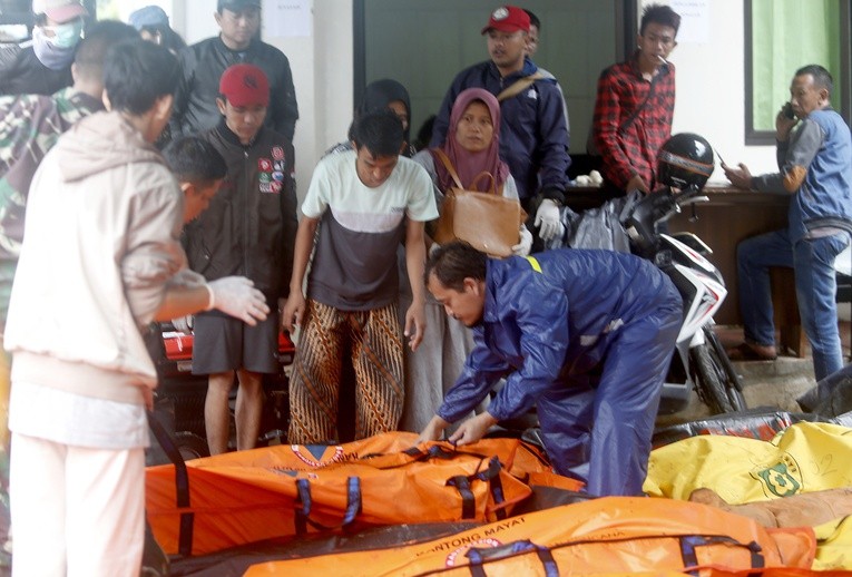Ponad 280 ofiar śmiertelnych tsunami