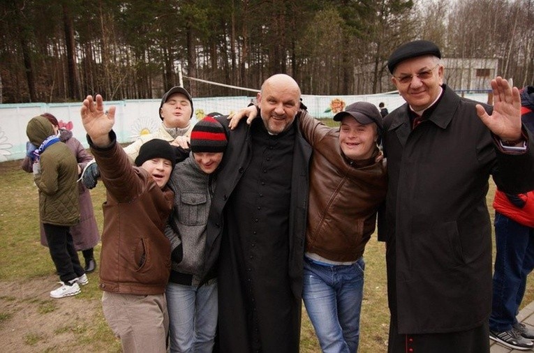 Charytatywny koncert "Mazowsza" w parafii Matki Bożej Królowej Polski