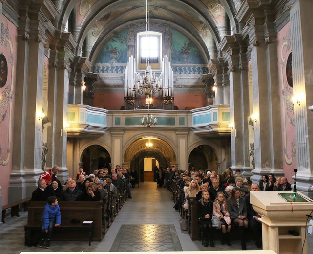 Konsekracja ołtarza w kościele św. Piotra w Lublinie