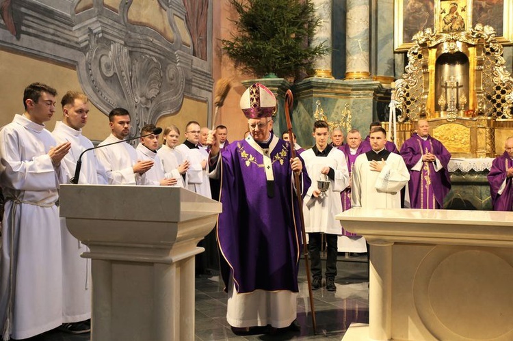 Konsekracja ołtarza w kościele św. Piotra w Lublinie