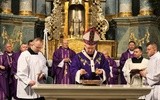 Abp Stanisław Budzik odprawił pierwszą Mszę św. w odnowionym kościele