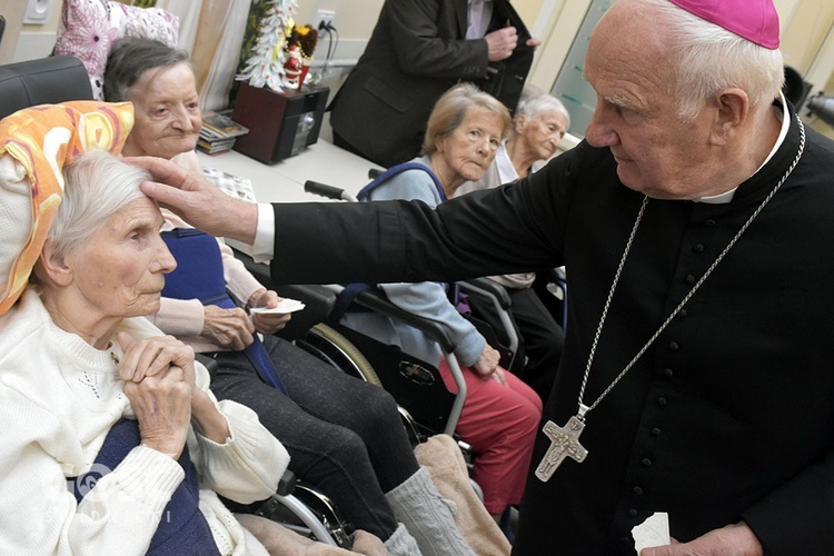 Spotkanie opłatkowe z biskupem w Hospicjum im. św. Ojca Pio