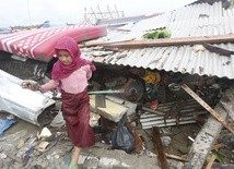 Bilans tsunami w Indonezji: 373 zabitych i niemal 1,5 tys. rannych