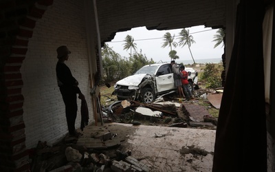 Indonezja - nowy bilans ofiar tsunami