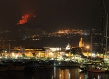 Etna wciąż straszy. Rośnie bilans szkód