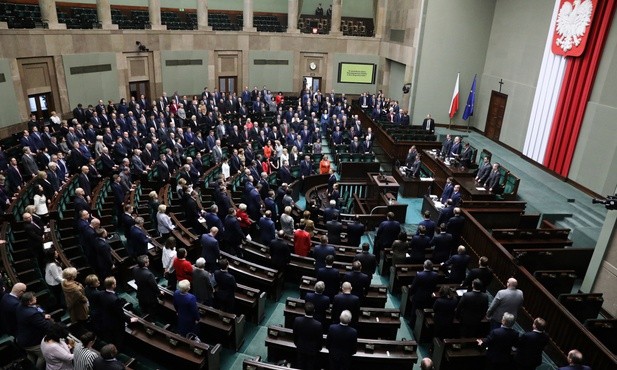 Sejm uchwalił ustawę m.in. obniżającą akcyzę na energię elektryczną