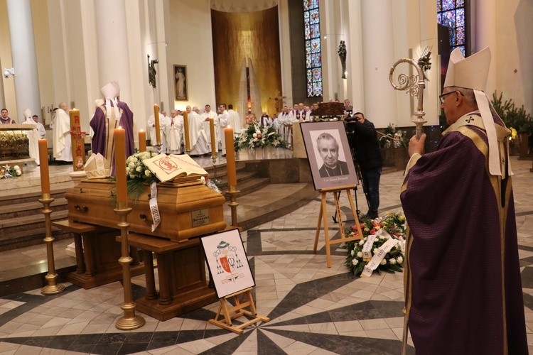 Pożegnanie bp. Gerarda Bernackiego, Eucharystia