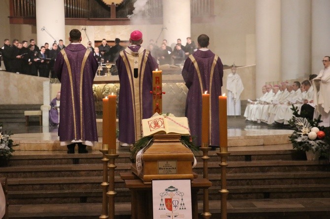 Pożegnanie bp. Gerarda Bernackiego, Eucharystia