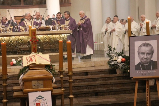 Pożegnanie bp. Gerarda Bernackiego, Eucharystia