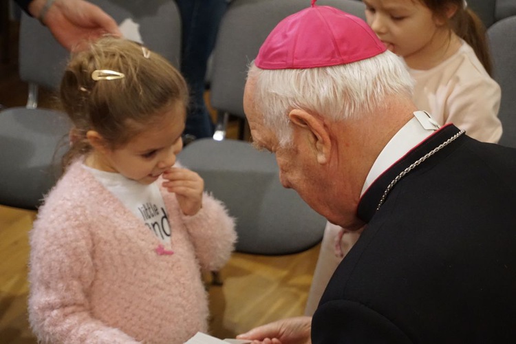 Święto Świętej Rodziny - spotkanie rodzin z biskupem Ignacym Decem