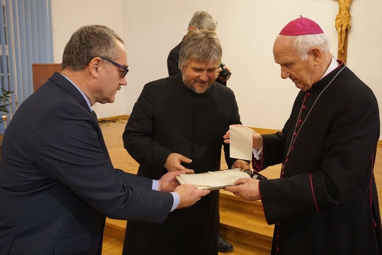 Święto Świętej Rodziny - spotkanie rodzin z biskupem Ignacym Decem