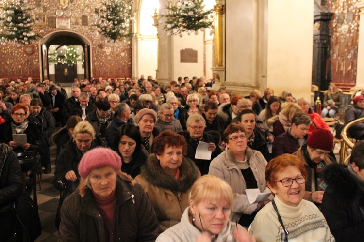 Czuwanie wiernych z Białej Rawskiej na Jasnej Górze