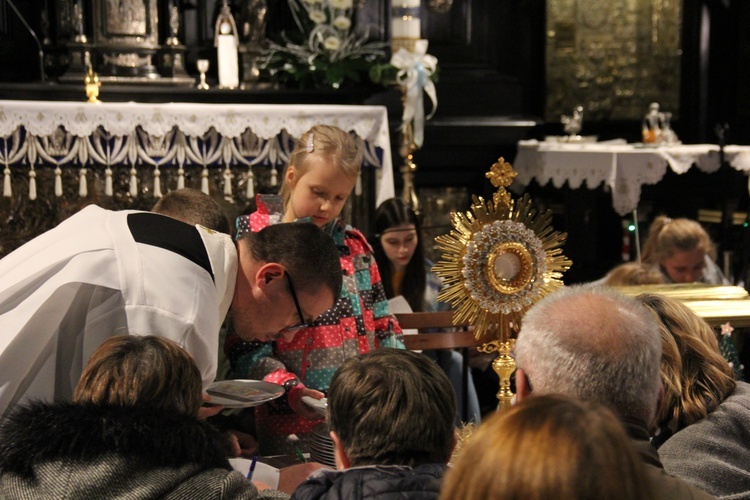 Czuwanie wiernych z Białej Rawskiej na Jasnej Górze