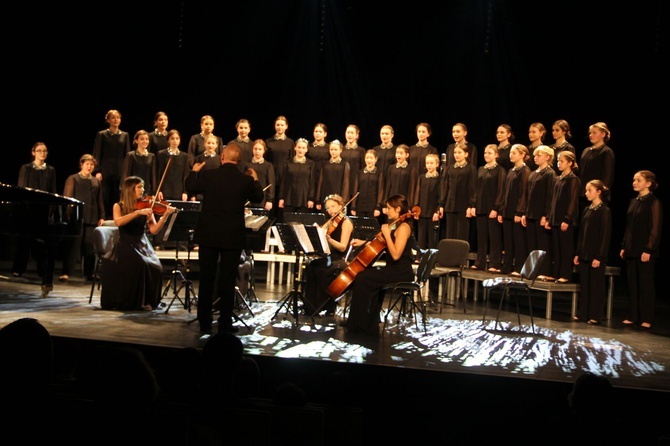 Platynowy koncert noworoczny Puellae Orantes