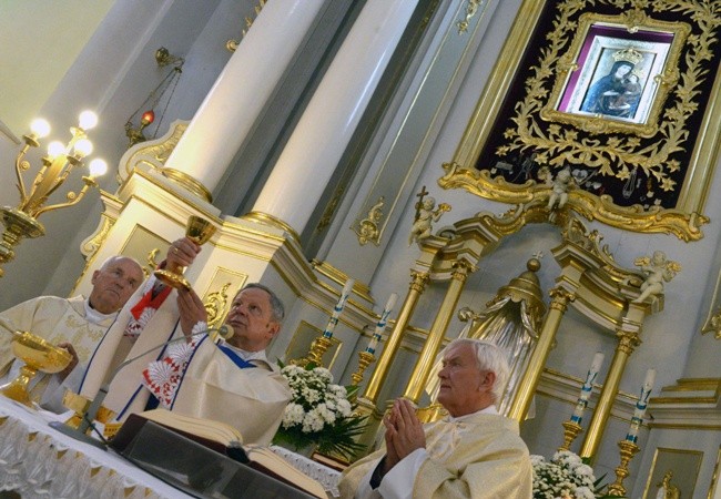 We wrześniu przeżywaliśmy 20. rocznicę koronacji obrazu Matki Bożej Staroskrzyńskiej w Skrzyńsku  koło Przysuchy